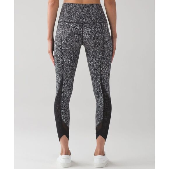 Lululemon • Wunder Under Laser Cut Studio Crop Leggings • Size 8 • Black/White - Picture 2 of 11